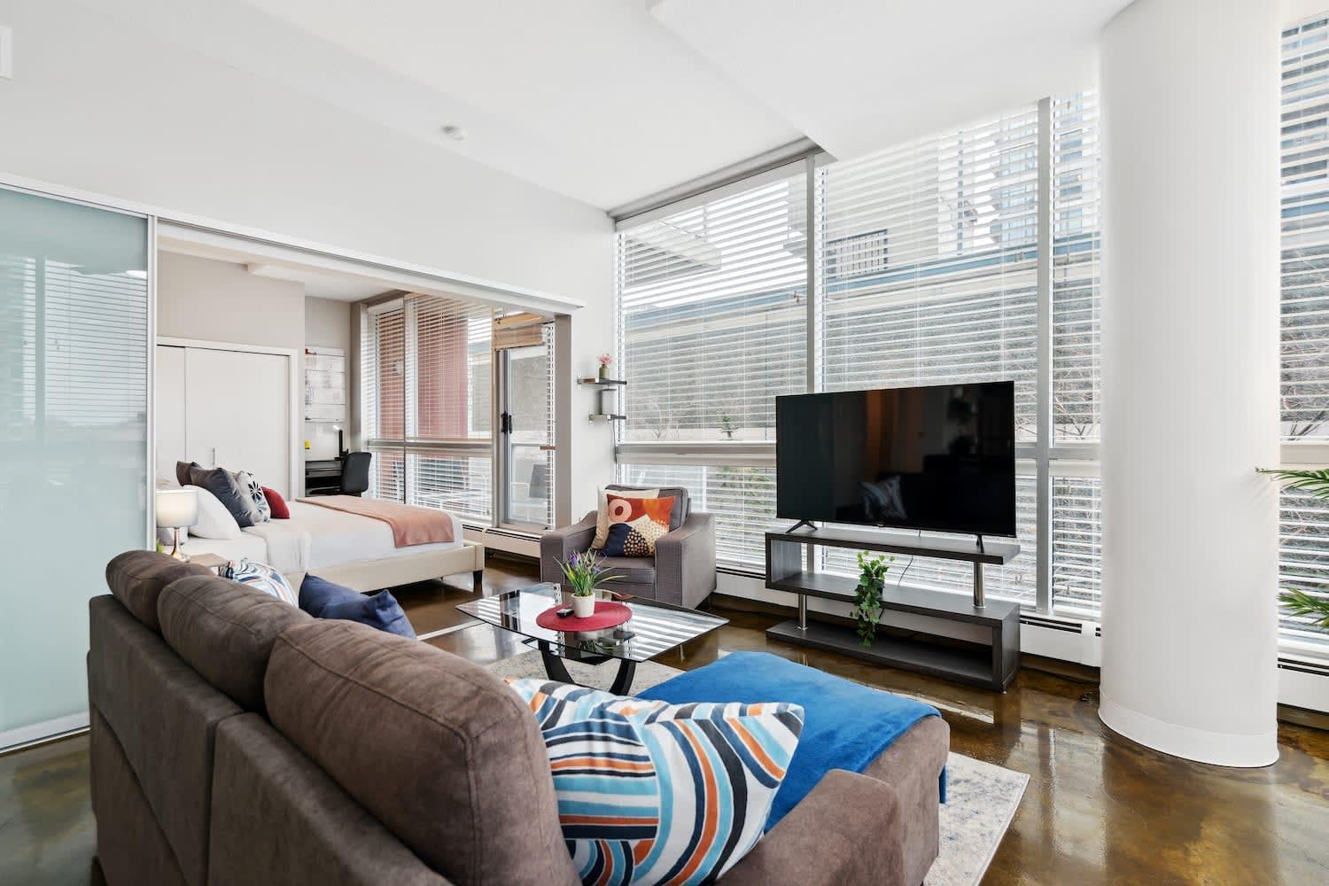 YYC Upscale 2Br Condo - King Bed - Stunning Views מראה חיצוני תמונה