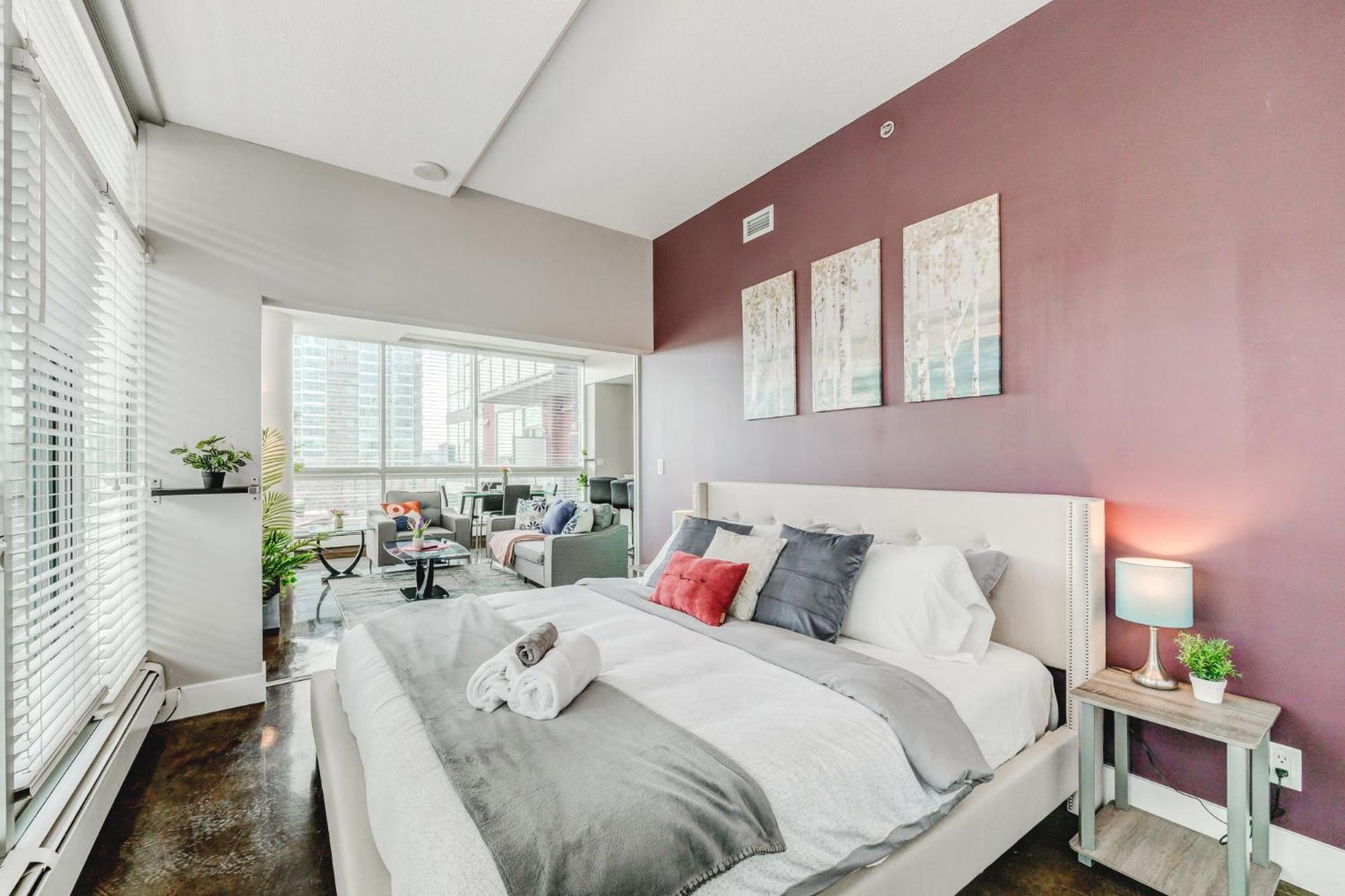 YYC Upscale 2Br Condo - King Bed - Stunning Views מראה חיצוני תמונה
