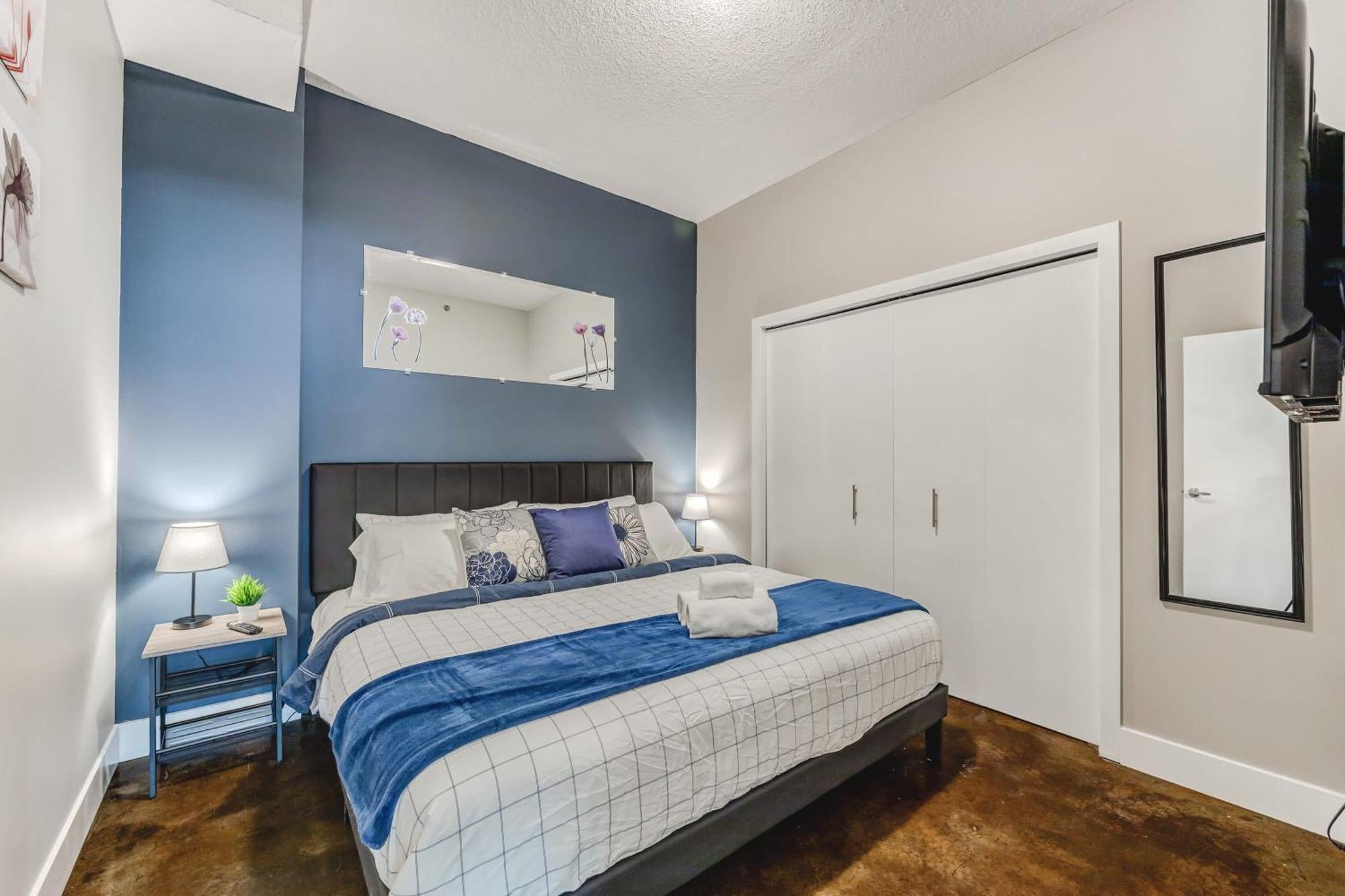 YYC Upscale 2Br Condo - King Bed - Stunning Views מראה חיצוני תמונה