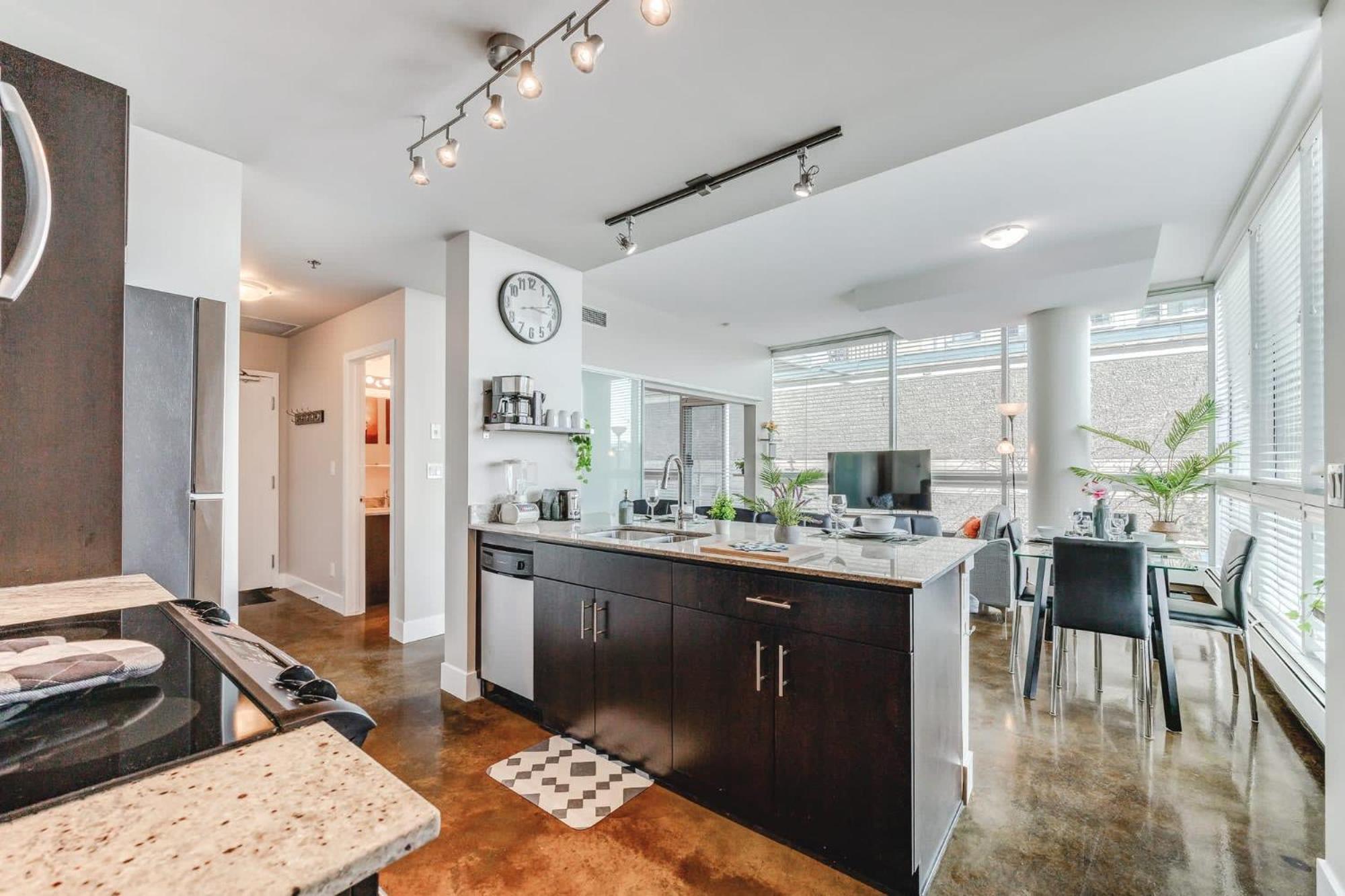 YYC Upscale 2Br Condo - King Bed - Stunning Views מראה חיצוני תמונה